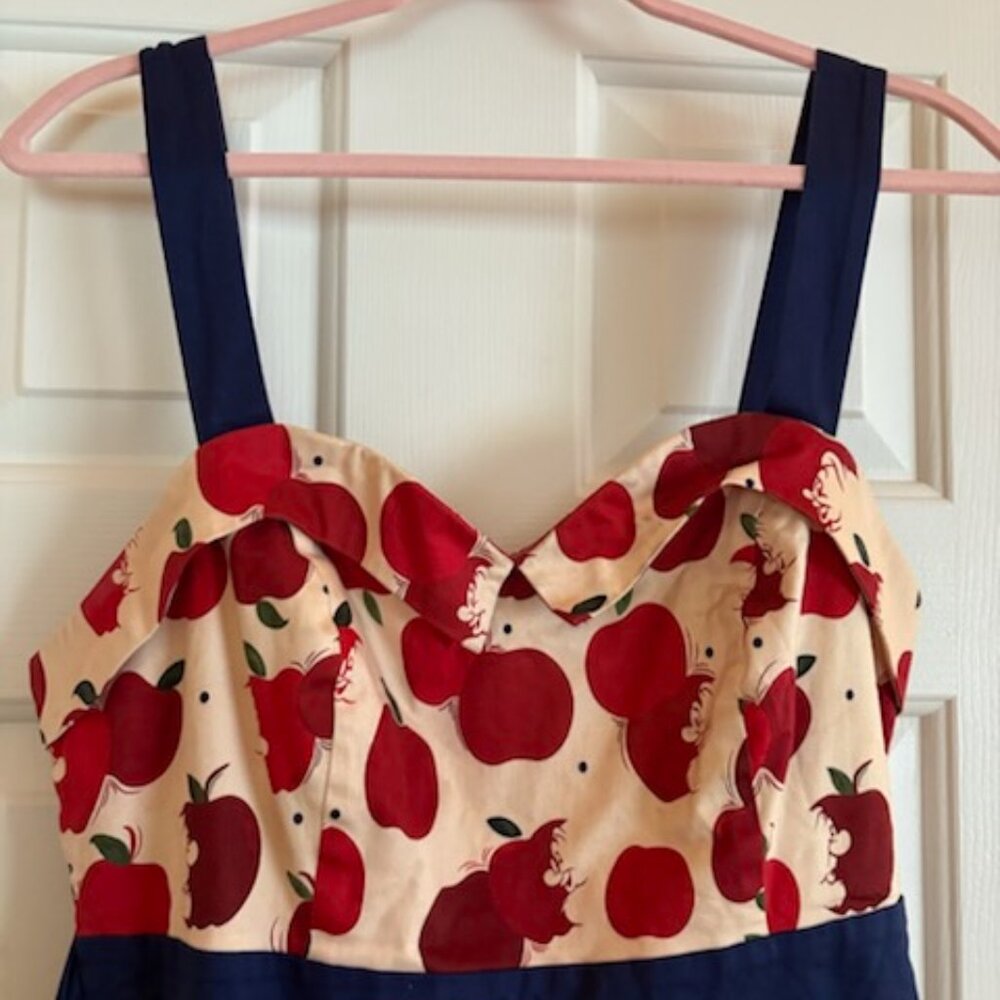 Disney Parks Snow White Poison Apple Dress Seven Dwarfs Size Large RARE - Picture 6 of 13